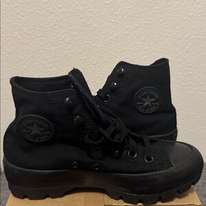 Converse - Black Chuck Taylor All Star Lugged High-Top- Converse - Size 6